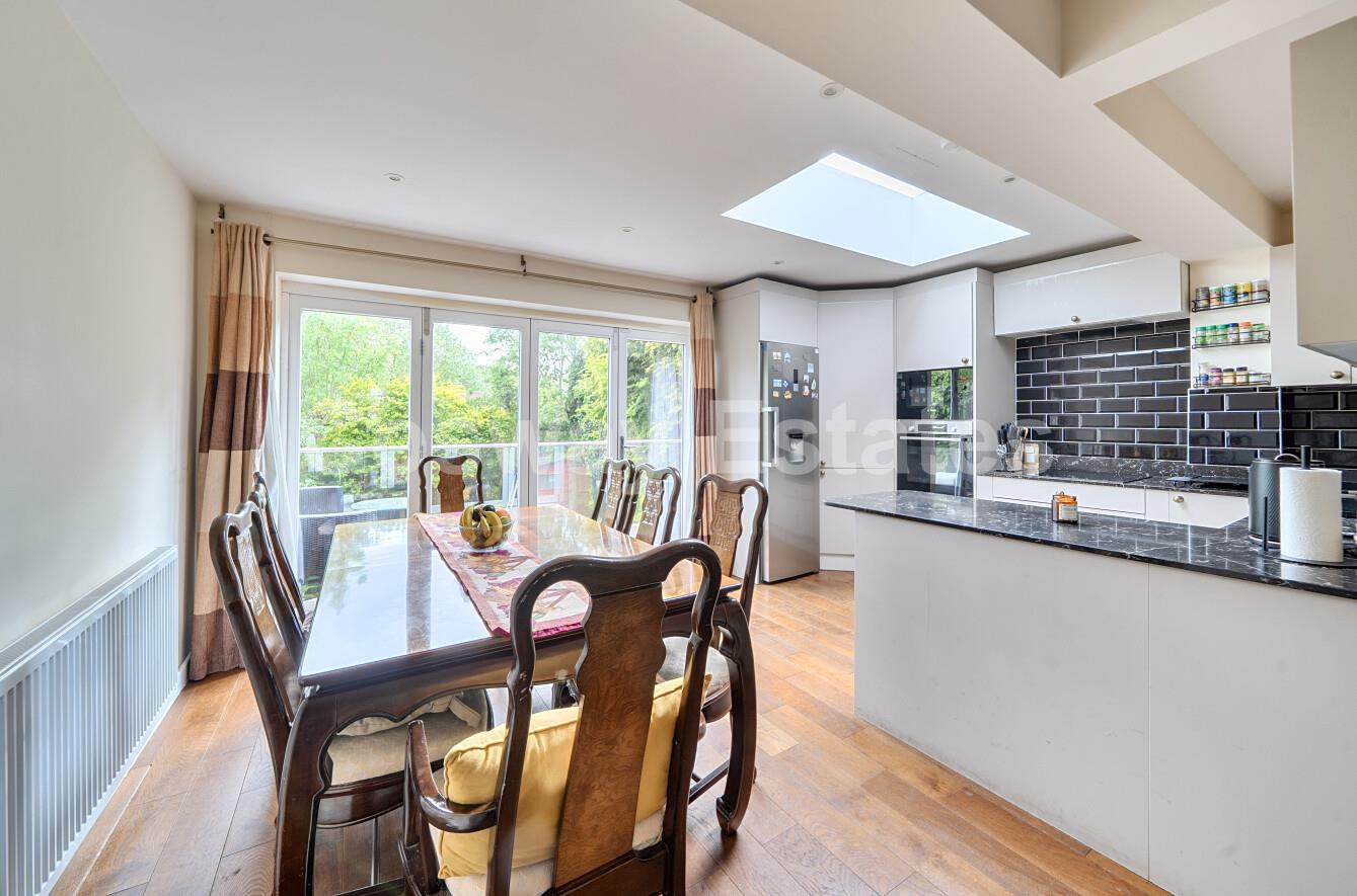5 bed property in The Reddings, Mill Hill, NW7, London